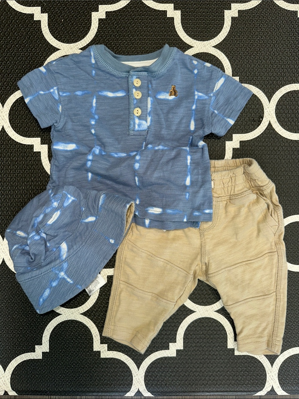 Babygap Blue Tie-Dye Henley Tee with matching Knit Pants & hat
